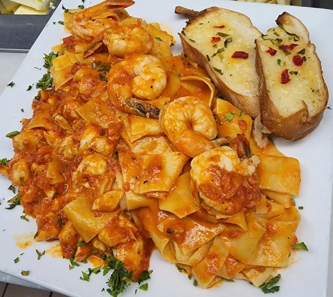 Tortellini - Cheese tortellini topped with your choice of sauce.